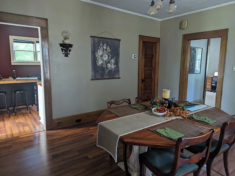 434 E Chapin St — Photo 18