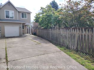 1130 N Meridian St APT B, Newberg, OR 97132