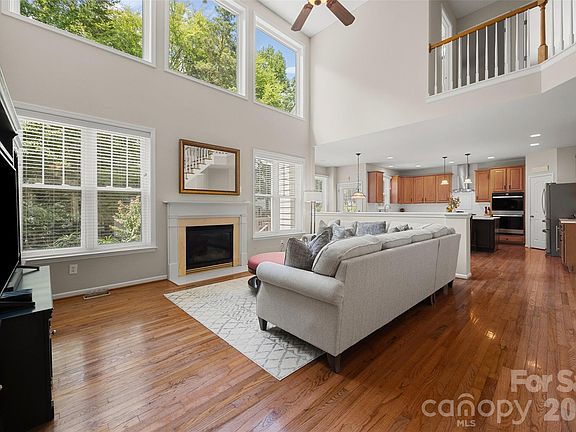 4th image of 9004 Creekstone Rd #70