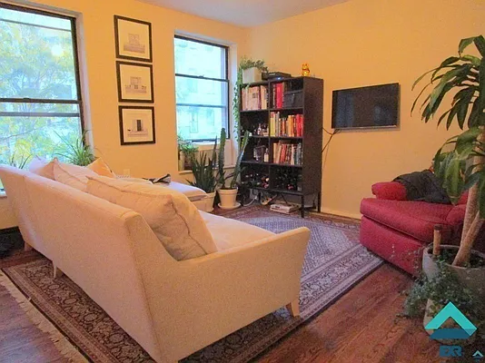 Rented by EXR | media 6