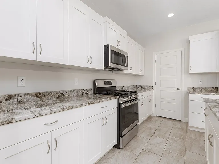 519 S Bracciano Dr — Photo 14
