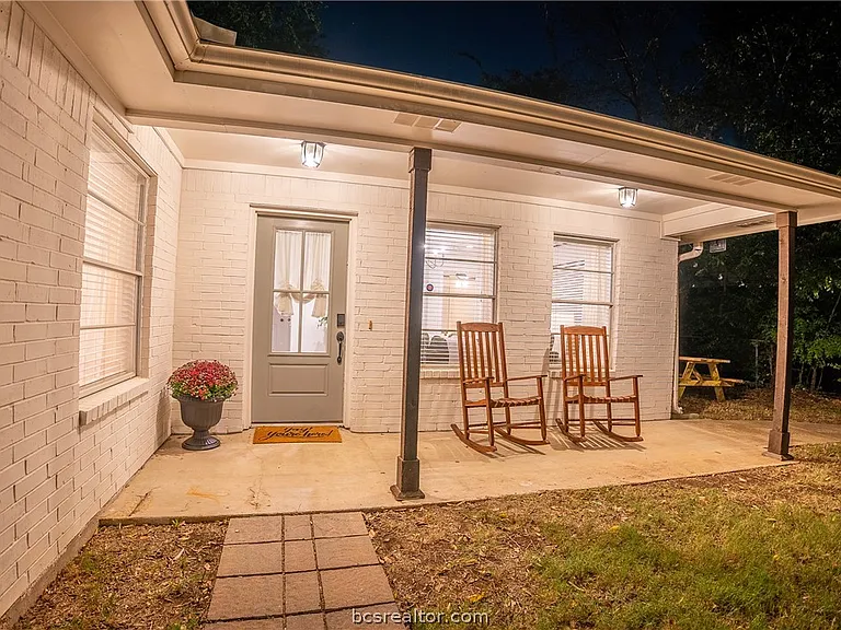 116 Richards St — Photo 43