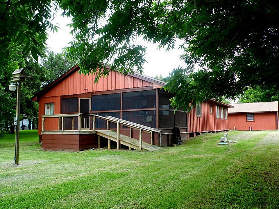 1st image of 329 Selkirk Dr