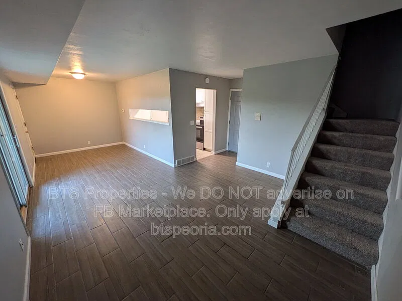 2 bed, 1.5 bath, 872 sqft, $1,000 — Photo 3