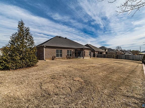 3rd image of 7508 Parktrace Ln SE