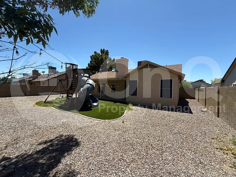 907 N Falcon Dr — Photo 23