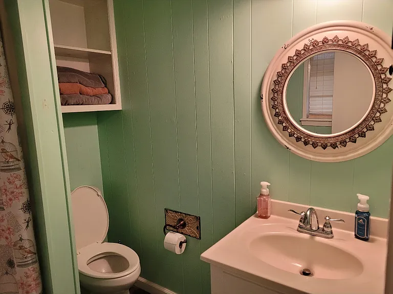 2239 W Holly Trl — Photo 8