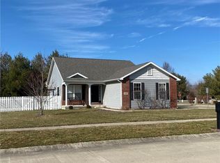 2995 Whitetail Dr, Charleston, IL 61920