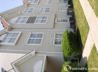 18 Inverness Dr #I018, Edison, NJ 08820