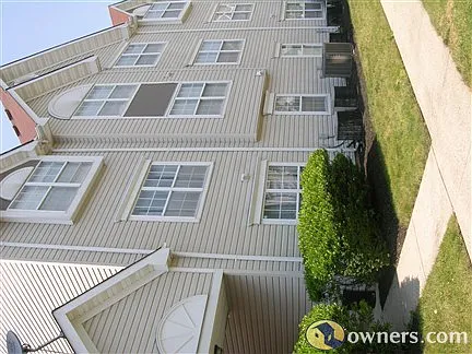 18 Inverness Dr #I018 photo 1