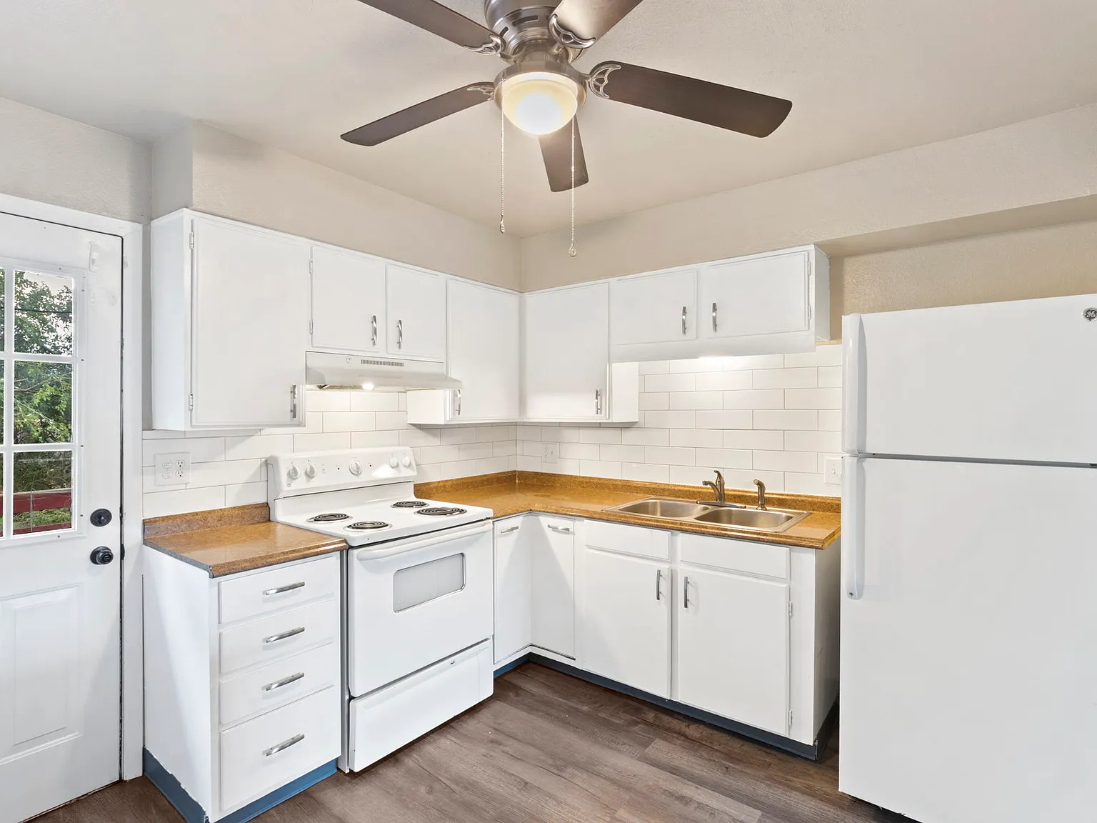 2 bed, $1,200 — Photo 4