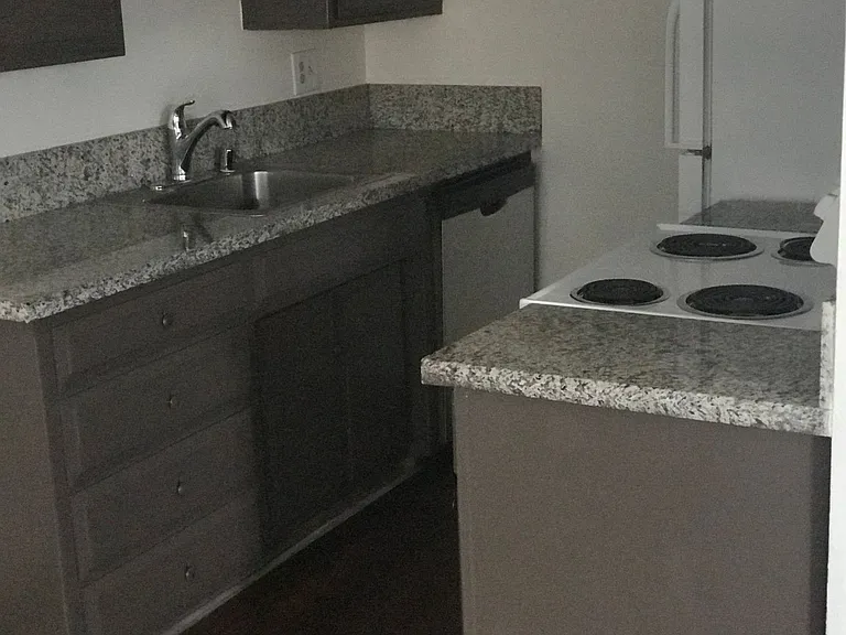 1141 43rd Ave — Photo 11