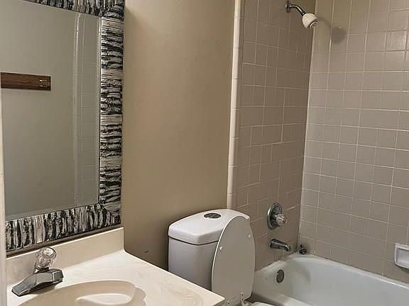5th image of 16910 Highmore Dr