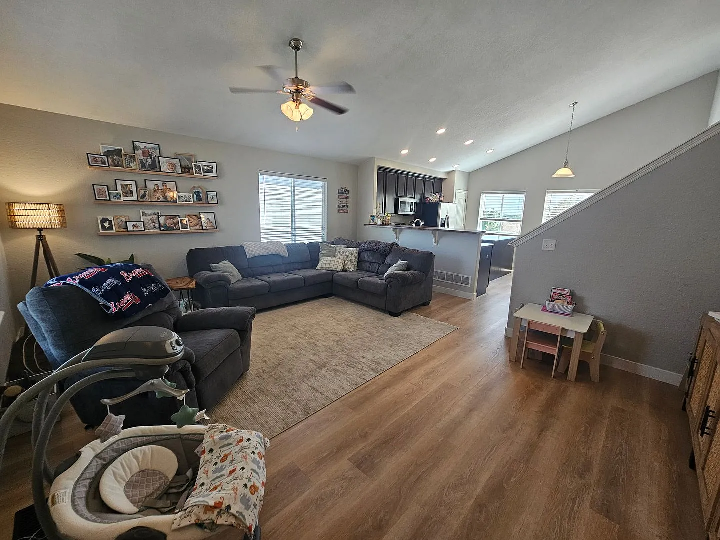 3 Bed 3 Bath Home in 80817! — Photo 2