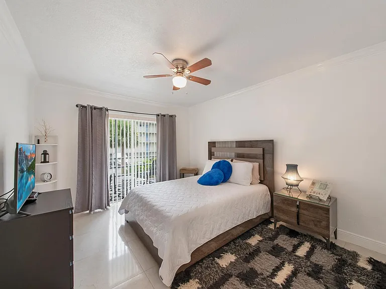 2581 N Garden Dr #206 — Photo 11