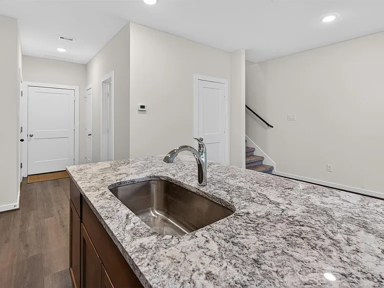 9113 Highland Northern Way — Photo 15