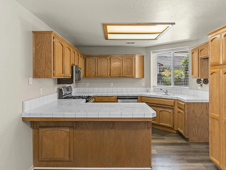 10621 Tivoli Ct — Photo 14