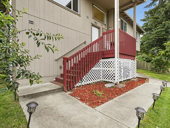 2nd image of 992 Bremerton Blvd W