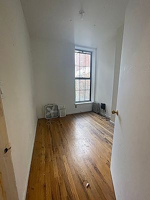 2nd image of 1339 Hancock St #3E