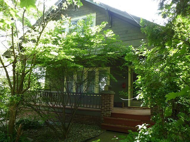 1st image of 221 Shelburne Rd
