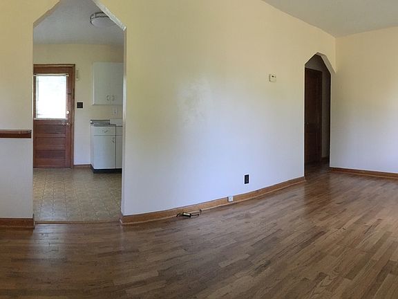 3rd image of 1306 Pawnee St