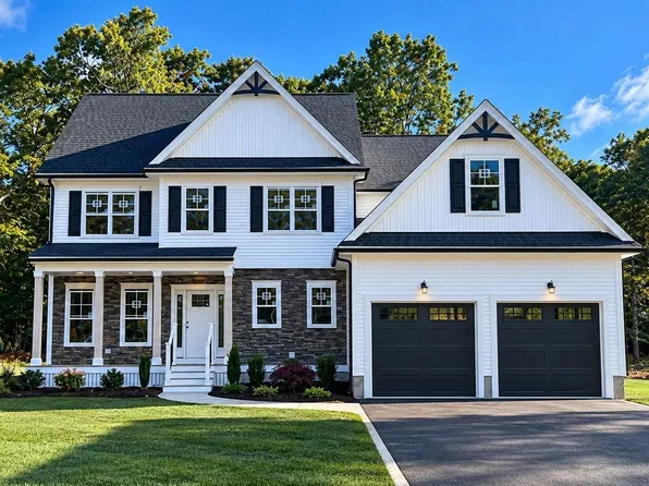 6 Pike Ave, Attleboro, MA 02703