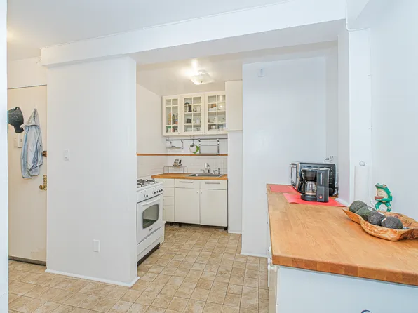 6901 Narrows Avenue image 10 of 25