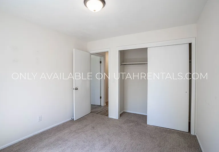 32 E 925 N — Photo 18