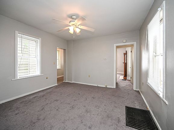 3rd image of 2344 Victor St