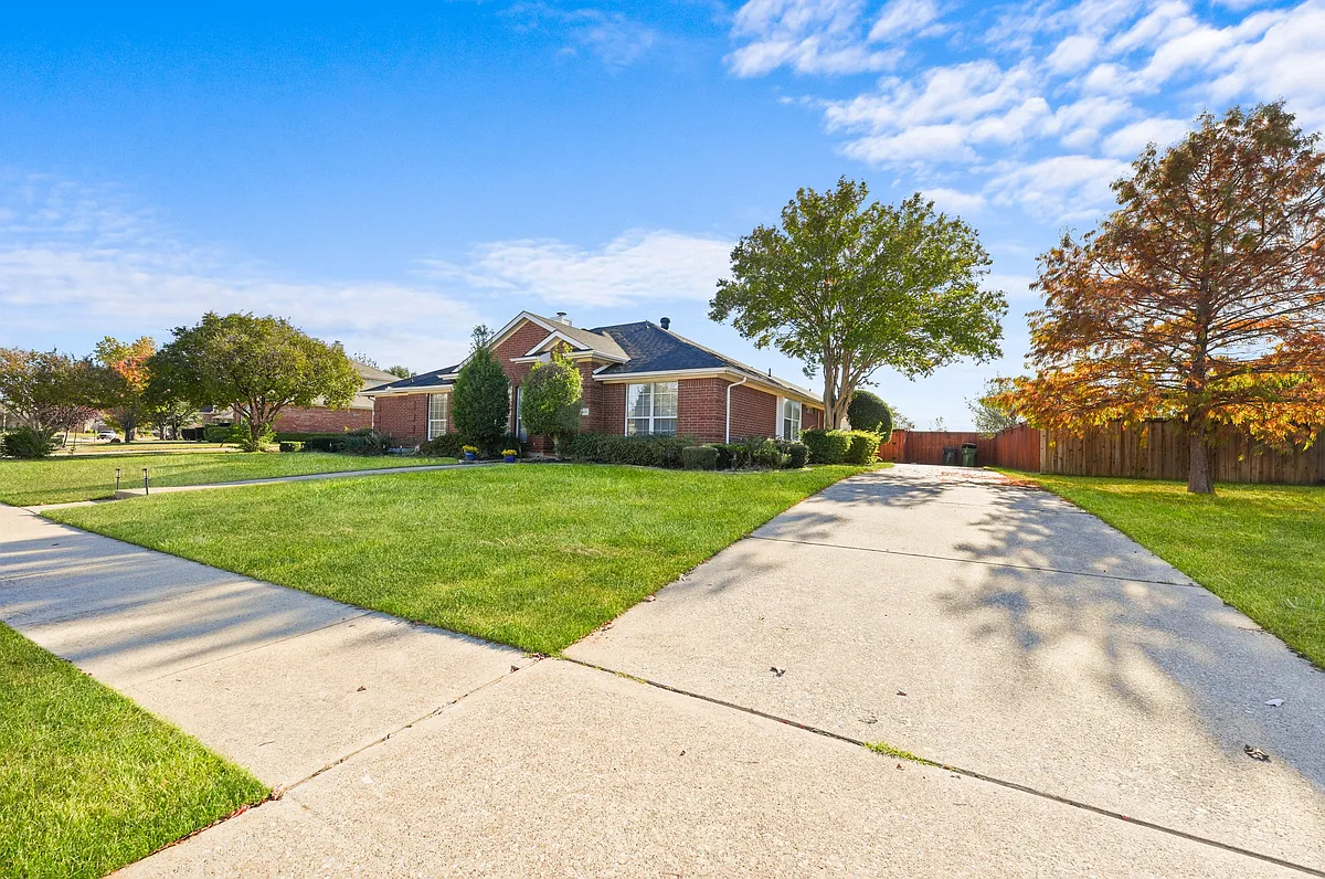 Building Photo - 218 Glen Ridge Dr
