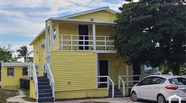 2 bed, $1,910 — Photo 2