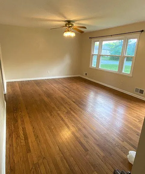 855 Brookside Ln — Photo 3