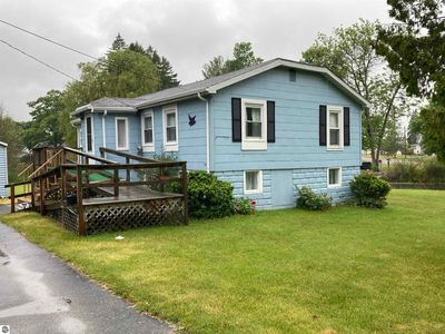 221 S River St, Tawas City, MI, 48763