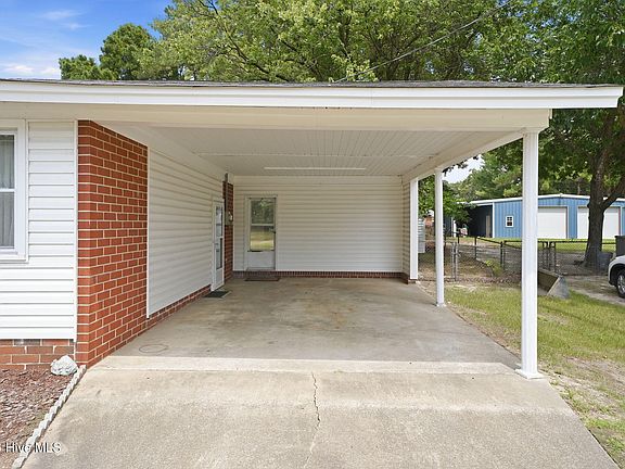 5th image of 910 Old Grantham Road