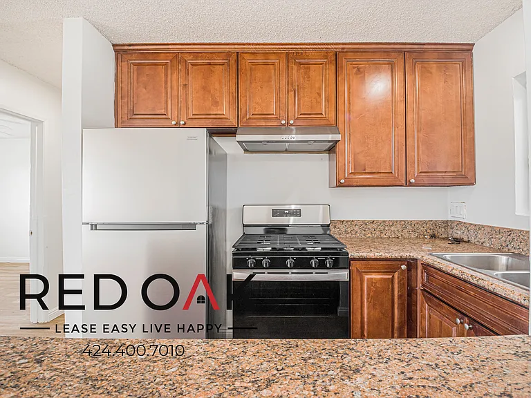 545 W 14th St #12 — Photo 8