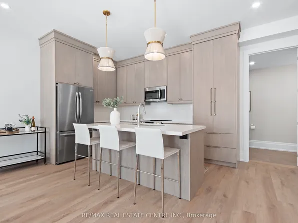 37 Armstrong St #1, Orangeville, ON L9W 3H6