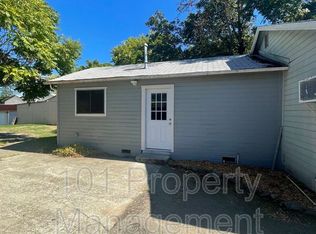 188 Thomas St #B, Ukiah, CA 95482