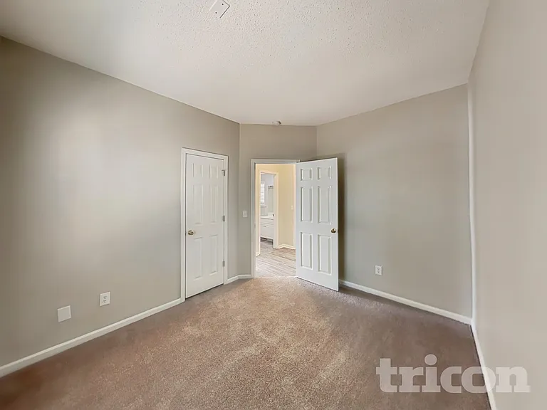 110 Fawnhill Ct — Photo 18