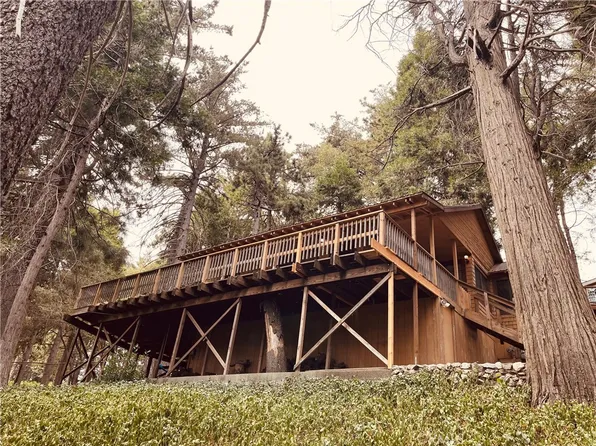 23743 Skyland Dr, Crestline, CA 92325