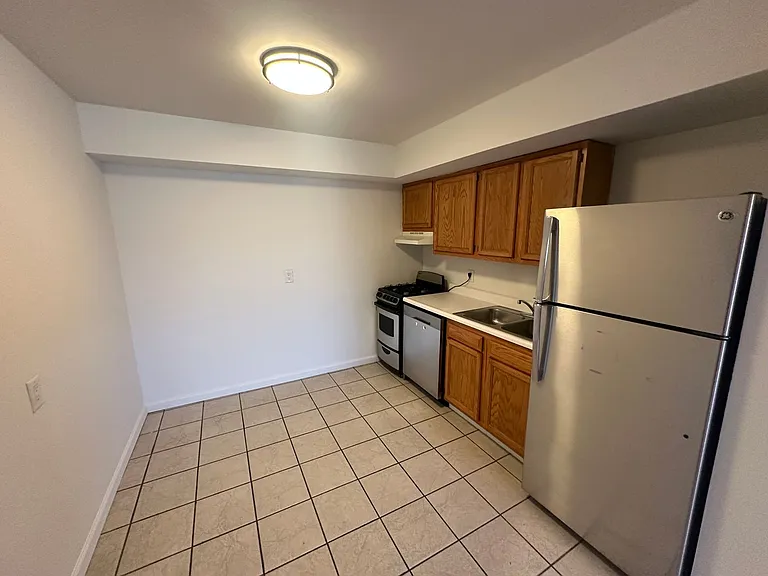 Chittenden Ave 34 UL — Photo 40