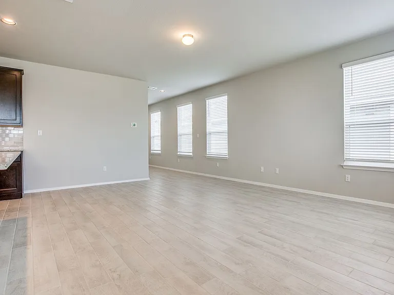 146 White Dunes Dr — Photo 7