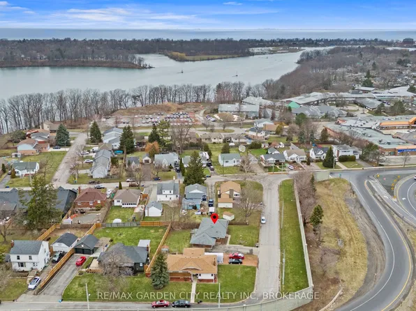 1 Gladman Ave, Saint Catharines, ON L2N 4A2