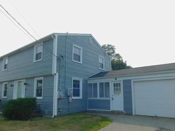 41 Woodcrest Dr, Riverside, RI 02915