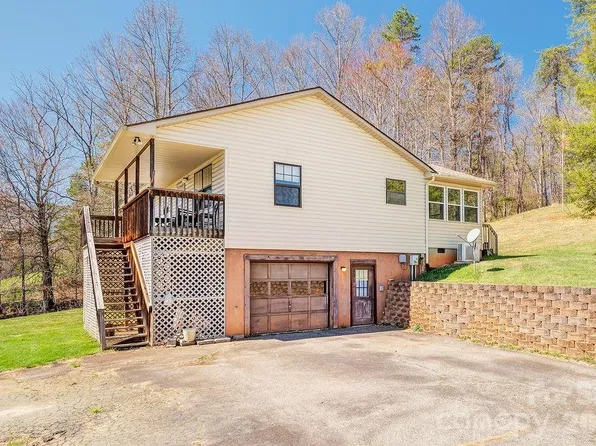 216 Pickens Rd, Weaverville, NC 28787