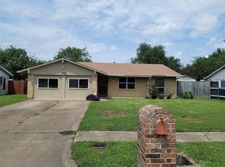 15136 Oakwood Ln, Balch Springs, TX 75180