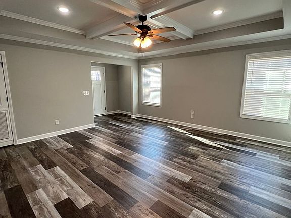 4th image of 225 Edith Way