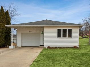 503 S Walnut St, Williamsburg, IA