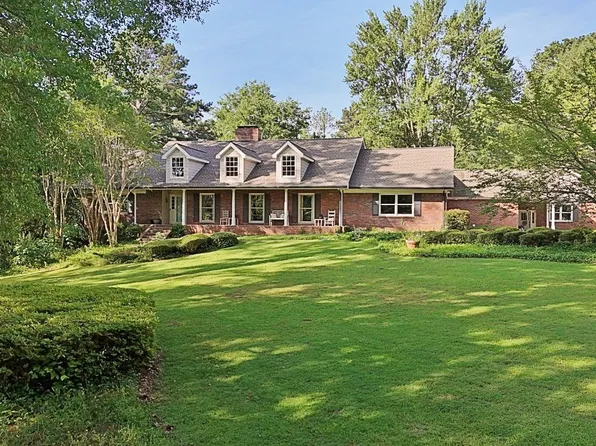 115 Shoal Creek Dr, Sharpsburg, GA 30277