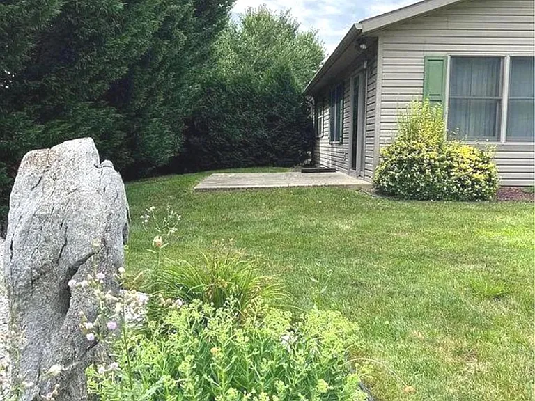 364 Phoenix Dr — Photo 3