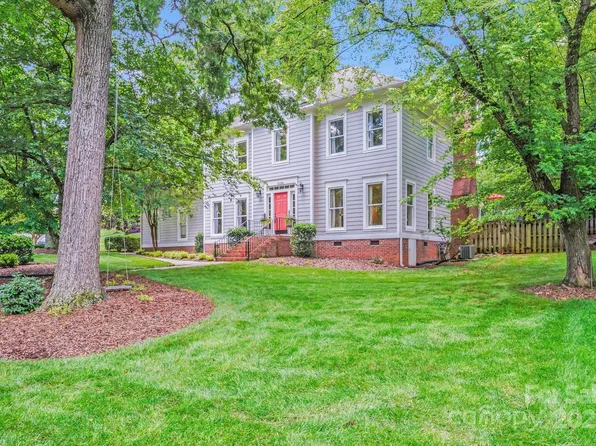 10338 Hollybrook Dr, Charlotte, NC 28277